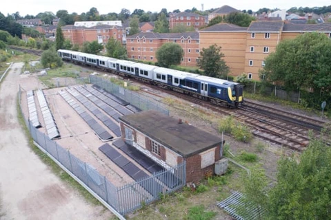 Nước Anh có kế hoạch vận hành đường sắt bằng năng lượng Mặt Trời. (Nguồn: theguardian.com)