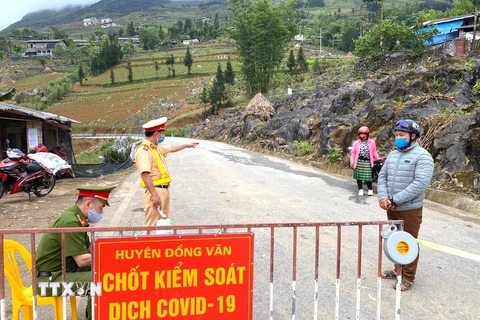 [Photo] Hà Giang: Phong tỏa thị trấn Đồng Văn để chống dịch COVID-19