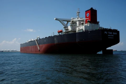 Siêu tàu chở dầu Pu Tuo San VLCC của Hin Leong ở vùng biển ngoài khơi đảo Jurong ở Singapore ngày 11/7/2019. (Nguồn: Reuters)