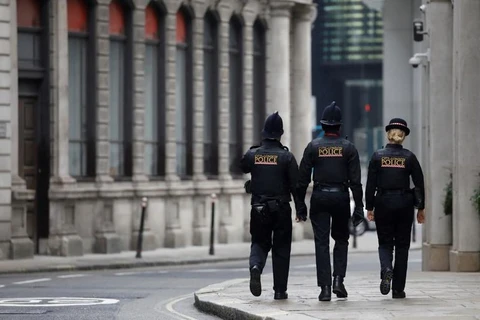 Cảnh sát Anh tuần tra trên các đường phố London ngày 16/4 trong đại dịch COVID-19. (Nguồn: AFP)