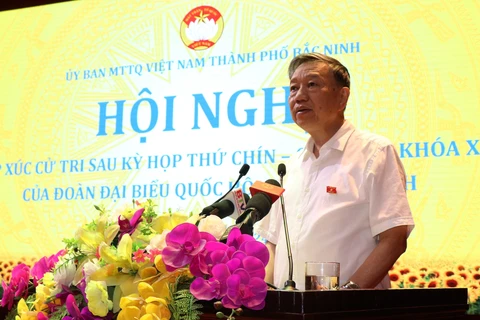 Đại tướng Tô Lâm, Bộ trưởng Bộ Công an phát biểu tại buổi tiếp xúc cử tri. (Ảnh: Đinh Văn Nhiều/TTXVN)