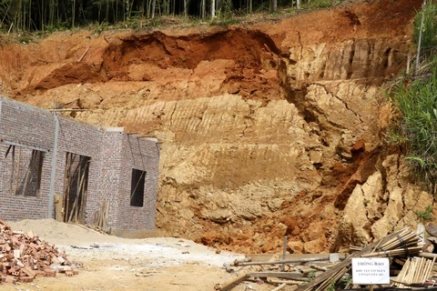 Hiện trường vụ sạt lở đất tại bản Qua, xã Xuân Hoà, huyện Bảo Yên, Lào Cai. (Ảnh: Quốc Khánh/TTXVN)