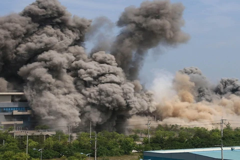 Vụ nổ của Triều Tiên phá hủy văn phòng liên lạc liên Triều ngày 16/6/2020. (Ảnh: YONHAP/TTXVN)
