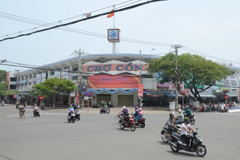 Chợ Cồn - điểm mua sắm ưa thích của nhiều du khách khi tới Đà Nẵng. (Ảnh: Quốc Dũng/TTXVN)
