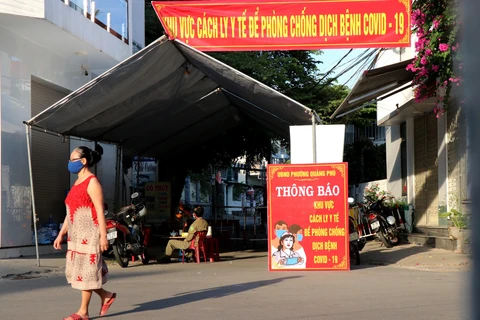 Khu vực cách ly y tế phòng chống COVID-19 tại tổ 9, phường Quảng Phú, thành phố Quảng Ngãi, nơi bệnh nhân 419 sinh sống. (Ảnh: Lê Ngọc Phước/TTXVN)