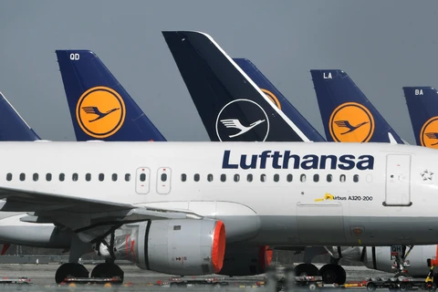 Máy bay của hãng hàng không Lufthansa tại sân bay Franz-Josef-Strauss ở Munich, Đức. (Ảnh: AFP/TTXVN)