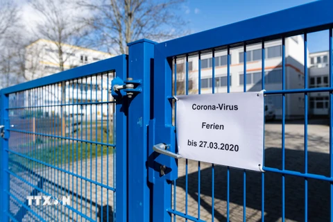Một trường học phải đóng cửa do dịch COVID-19 tại Halle/Saale, Đức hồi tháng Tư. (Ảnh: AFP/TTXVN)