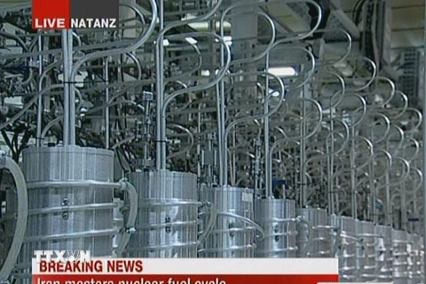 Các máy ly tâm bên trong cơ sở hạt nhân Natanz của Iran. (Ảnh: AFP/TTXVN)