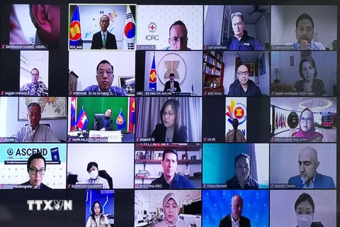 Lễ phát động Dự án tiêu chuẩn và chứng nhận chuyên gia về quản lý thiên tai ASEAN (ASCEND) diễn ra theo hình thức trực tuyến. (Ảnh: Phái bộ Hàn Quốc tại ASEAN/TTXVN phát)