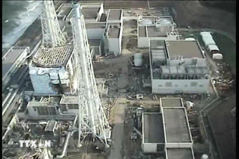 Toàn cảnh công trình xây dựng lò phản ứng thứ nhất tại nhà máy điện hạt nhân Fukushima số 1 tại thị trấn Okuma thuộc tỉnh Fukushima tháng 4/2011. (Ảnh: AFP/TTXVN)