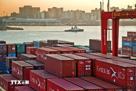 Hàng hóa xuất khẩu tại cảng biển Durban, Nam Phi. (Ảnh: Phi Hùng/TTXVN)