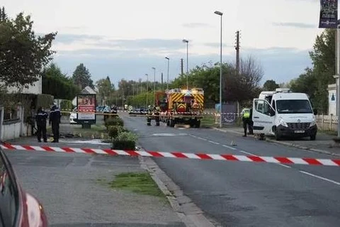Hiện trường vụ tai nạn máy bay ở Loches, tỉnh Indre-et-Loire, Pháp (Ảnh: Getty)