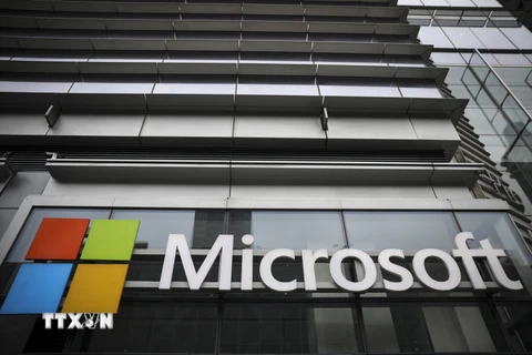 Biểu tượng Microsoft tại Trung tâm công nghệ Microsoft ở New York, Mỹ. (Ảnh: AFP/TTXVN)