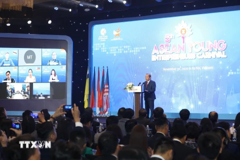 Phó Thủ tướng Thường trực Chính phủ Trương Hòa Bình phát biểu chào mừng. (Ảnh: Văn Điệp/TTXVN)