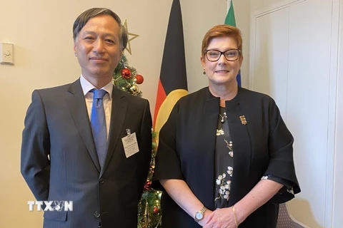 Bộ trưởng Ngoại giao Australia Marise Payne tiếp Đại sứ Nguyễn Tất Thành chào xã giao. (Ảnh: TTXVN phát)