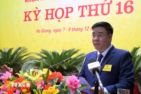 Đồng chí Hoàng Gia Long, Phó Chủ tịch UBND tỉnh Hà Giang phát biểu nhận nhiệm vụ. (Ảnh: Minh Tâm/TTXVN)