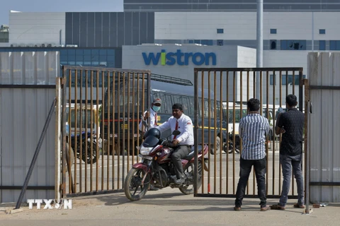 Cổng vào nhà máy Wistron Infocomm ở khu vực ngoại ô thành phố Bangalore, Ấn Độ, ngày 13/12/2020. (Ảnh: AFP/TTXVN)