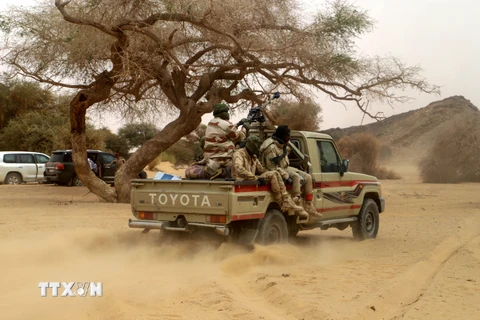 Binh sỹ Niger tuần tra tại sa mạc Iferouane ngày 12/2/2020. (Ảnh: AFP/TTXVN)