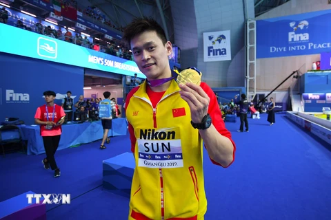 Vận động viên bơi lội Trung Quốc Sun Yang giành huy chương vàng nội dung bơi tự do 200m nam tại Giải vô địch bơi lội thế giới 2019 ở Gwangju, Hàn Quốc, ngày 23/7/2019. (Ảnh: AFP/TTXVN)
