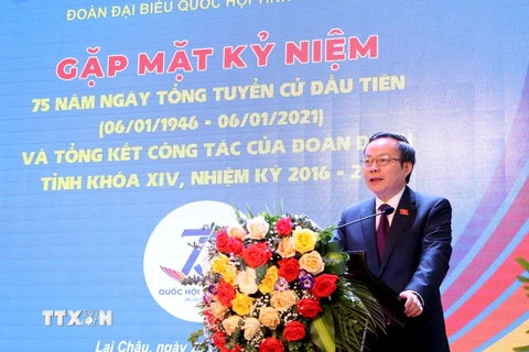 Phó Chủ tịch Quốc hội Phùng Quốc Hiển phát biểu tại lễ kỷ niệm. (Ảnh: TTXVN phát)