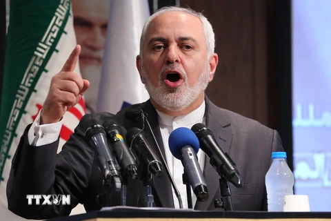 Ngoại trưởng Iran Mohammad Javad Zarif phát biểu tại một cuộc họp báo ở Tehran. (Ảnh: AFP/TTXVN)