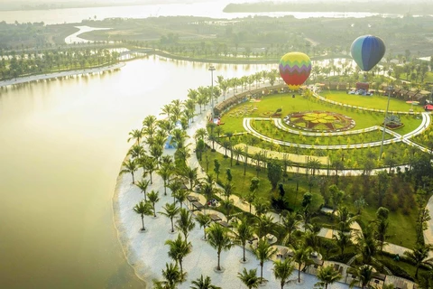 Các đại đô thị mang thương hiệu Vinhomes trong đó có Vinhomes Smart City đang trở thành điểm đến của công dân toàn cầu lưu trú tại Việt Nam nhờ chuẩn mực sống tương đương các quốc gia phát triển. 