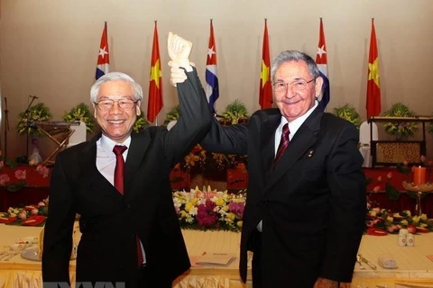 Đại tướng Raul Castro Ruz, Bí thư thứ nhất BCH TW Đảng Cộng sản Cuba và Tổng Bí thư, Chủ tịch nước Nguyễn Phú Trọng tại Hà Nội tháng 7/2012. (Ảnh: Trí Dũng/TTXVN)
