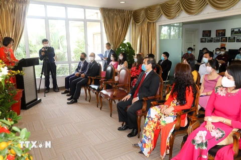 Đại sứ Tào Thị Thanh Hương phát biểu tại buổi lễ. (Ảnh: Lê Dương/TTXVN)