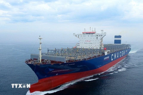 Tàu chở container siêu lớn trọng tải 14.800 TEU chạy bằng nhiên liệu khí đốt hóa lỏng (LNG) do Hyundai Samho chế tạo. (Ảnh: Yonhap/TTXVN)