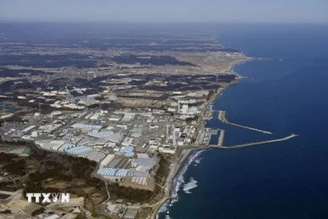 Các bể nước thải có chứa phóng xạ đã qua xử lý tại nhà máy điện hạt nhân Fukushima Daiichi ở tỉnh Fukushima, Nhật Bản. (Nguồn: Kyodo/TTXVN)