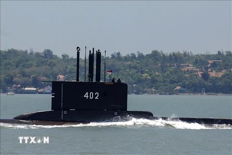 Tàu ngầm KRI Nanggala 402 khởi hành từ căn cứ hải quân ở thành phố cảng Surabaya, đảo Java, Indonesia. (Ảnh: AFP/TTXVN)
