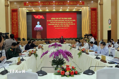 Đoàn công tác Ủy ban Thường vụ Quốc hội làm việc với Ủy ban bầu cử tỉnh Lâm Đồng. (Ảnh: Quốc Hùng-Đặng Tuấn/TTXVN)