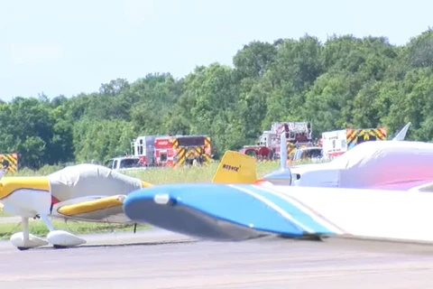 Hiện trường vụ rơi máy bay tại Pearland, Texas. (Nguồn: abc13.com)