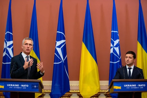 Tổng thống Ukraine Volodymyr Zelenskiy và Tổng Thư ký NATO Jens Stoltenberg tại Kiev ngày 31/10/2019. (Nguồn: golos.com.ua)