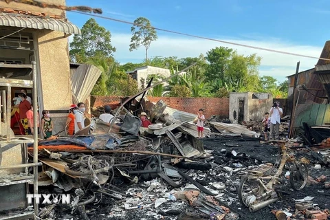 Một căn nhà của người dân bị hỏa hoạn thiêu rụi hoàn toàn. (Ảnh: Thanh Sang/TTXVN)