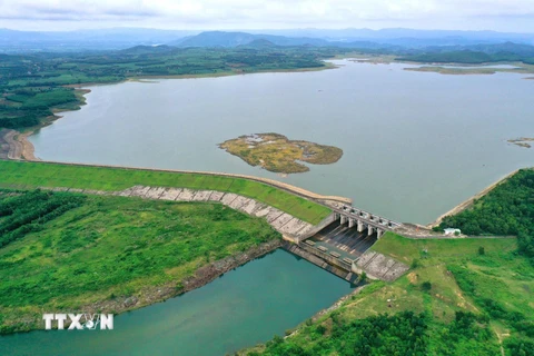 Hồ chứa nước thủy điện Sông Hinh (Phú Yên). (Ảnh: Ngọc Hà/TTXVN)