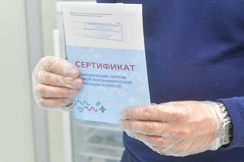 Thị trường chợ đen giấy chứng nhận tiêm chủng giả đang phát triển mạnh tại Nga. (Nguồn: themoscowtimes.com)