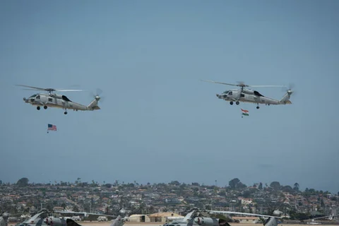 Máy bay trực thăng MH-60R, do Tập đoàn Lockheed Martin của Mỹ sản xuất, là máy bay trực thăng hoạt động trong mọi thời tiết. (Nguồn: ndtv.com)