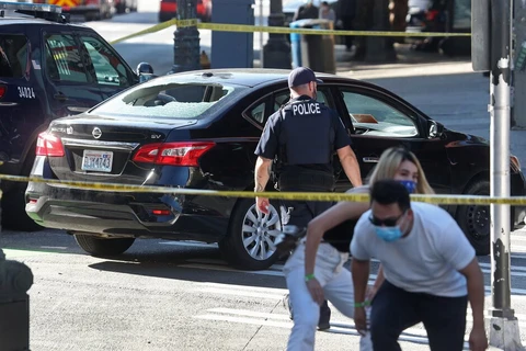Cảnh sát Seattle đang khám nghiệm hiện trường một vụ xả súng ở khu phố Pioneer Square ngày 25/7. (Nguồn: The Seattle Times)
