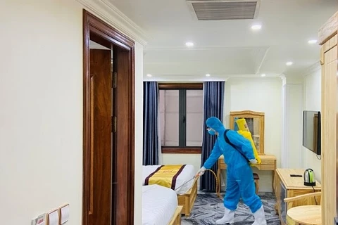 Hệ thống phòng khách sạn cách ly tại TP Hồ Chí Minh được khử khuẩn an toàn theo đúng quy định. (Nguồn: vietnambooking.com)