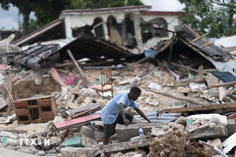 Cảnh đổ nát sau trận động đất tại Les Cayes, Haiti, ngày 14/8/2021. (Ảnh: THX/TTXVN)