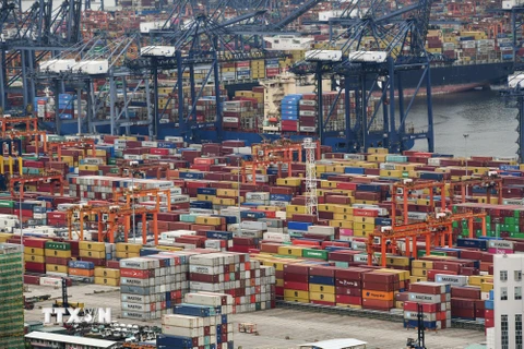 Quang cảnh cảng hàng hóa ở Thâm Quyến, tỉnh Quảng Đông, Trung Quốc, ngày 22/6/2021. (Ảnh: AFP/TTXVN)