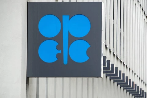 Biểu tượng nhóm Các nước xuất khẩu dầu mỏ (OPEC) tại trụ sở ở Vienna, Áo. (Ảnh: AFP/TTXVN) 