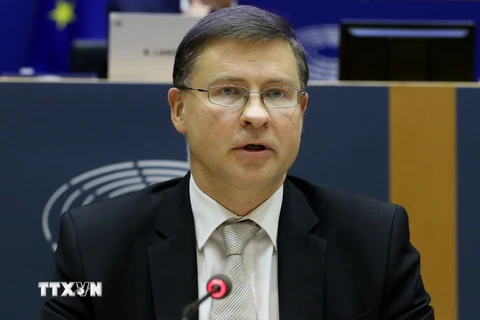 Phó Chủ tịch điều hành Ủy ban châu Âu (EC) Valdis Dombrovskis. (Ảnh: AFP/TTXVN)
