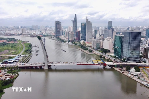 Khu vực cầu Thủ Thiêm, Thành phố Hồ Chí Minh. (Ảnh: Trung Tuyến/TTXVN)