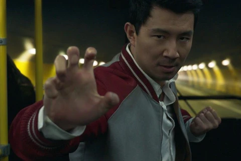 Siêu anh hùng Shang-Chi (Simu Liu) trong phim “Thượng Khí và Huyền thoại thập nhẫn". (Ảnh: Marvel Studios)