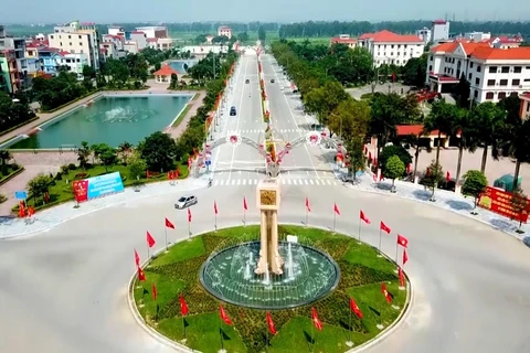 Hạ tầng nông thôn tại huyện Yên Phong, tỉnh Bắc Ninh được đầu tư xây dựng khang trang, hiện đại, công nghiệp và dịch vụ phát triển. (Ảnh: Thái Hùng/TTXVN)