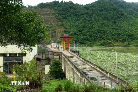 Thủy điện Khe Bố được hoàn thành từ năm 2013 nhưng công tác bồi thường giải phóng mặt bằng khiến người dân bức xúc. (Ảnh: Văn Tý/TTXVN)