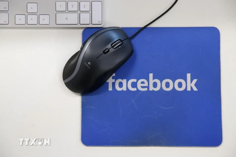 Biểu tượng của mạng xã hội Facebook. (Ảnh: AFP/TTXVN)
