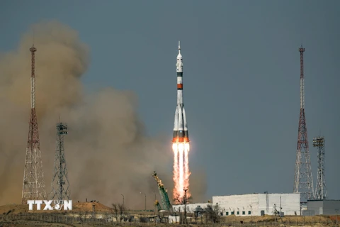 Tàu vũ trụ Soyuz MS-18 chở 3 phi hành gia rời bệ phóng tại sân bay vũ trụ Baikonur, Kazakhstan, ngày 9/4/2021. (Ảnh: AFP/TTXVN)